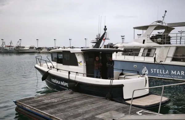 Ribi&scaron;ka in&scaron;pekcija je v uporabo prejela novo plovilo.