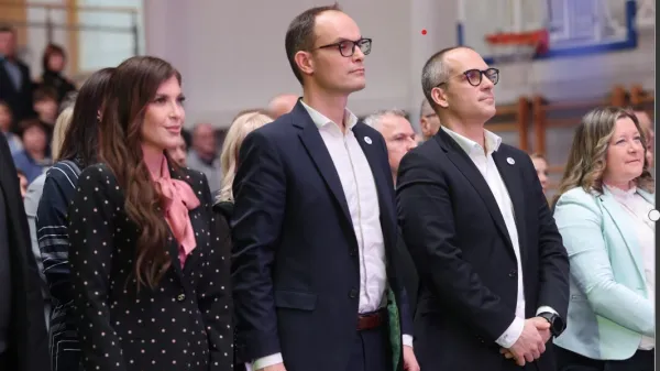 Tadej Ostrc (desno) bi moral pojasniti svojo vlogo pri urejanju koncesij zasebnemu zavodu v lasti prijatelja. 