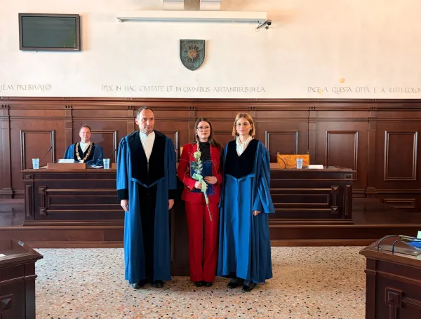 Univerza na Primorskem s &scaron;tirinajstimi novimi doktoricami in doktorji znanosti