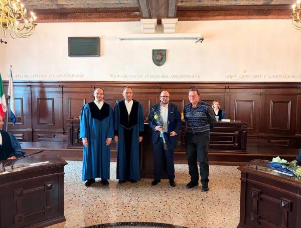 Univerza na Primorskem s &scaron;tirinajstimi novimi doktoricami in doktorji znanosti