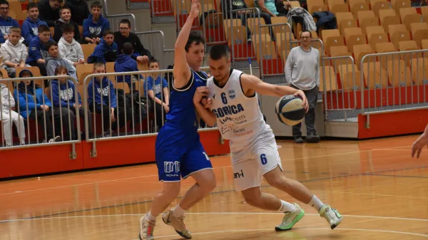 Gorica zlahka čez Idrijo, Plama težje čez bojevite torbarje