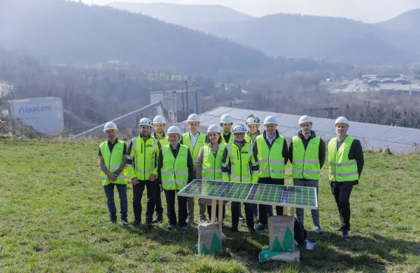 Predstavniki podjetja Alpacem Cement, Enertona in arhitekturnega biroja Sadar+Vuga
