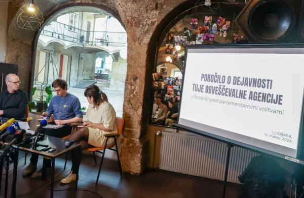 Slovenija, Ljubljana, 16.03.2026, 16.marec 2026Novinarska konferenca s predstavitvijo poročila o dejavnosti tuje obve&scaron;čevalne agencije v Sloveniji pred parlamentarnimi volitvami,politika,portret,Nika Kovač,Borut Mekina, Filip Dobranič Foto: Marko Vavpotič/F.a.Bobo