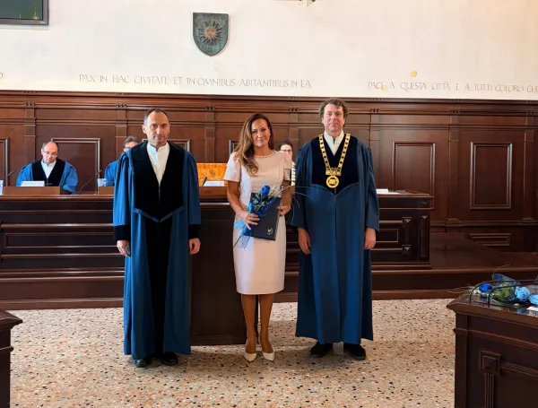 Inavguriranih &scaron;tirinajst rednih profesoric in profesorjev Univerze na Primorskem