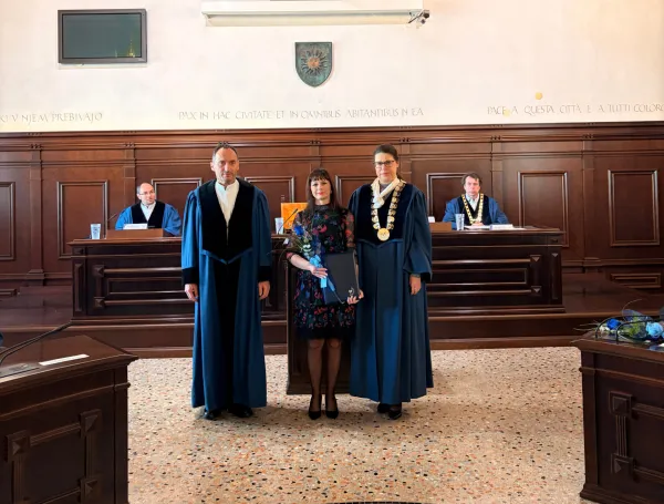 Inavguriranih &scaron;tirinajst rednih profesoric in profesorjev Univerze na Primorskem