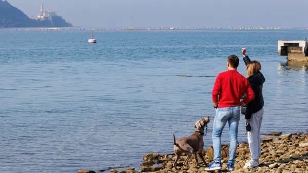 Strunjan, 10.3.2026Pomlad, Razglednice, lepo vreme, sprehajalci, morje