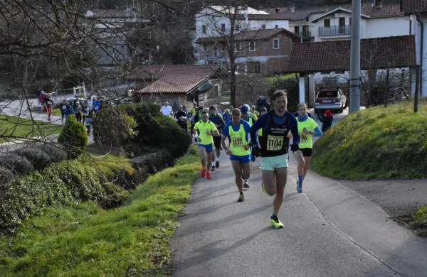 Na 24. malem kra&scaron;kem maratonu bo 2000 tekačev