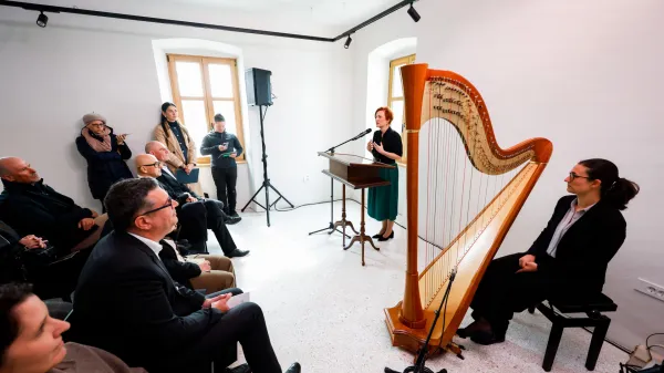 Dogodek ob koncu gradbenih del na objektu Lu&scaron;ke kapitanije, kjer bodo tudi prostori piranske obmocne enote zavoda za varstvo kulturne dedi&scaron;čine.