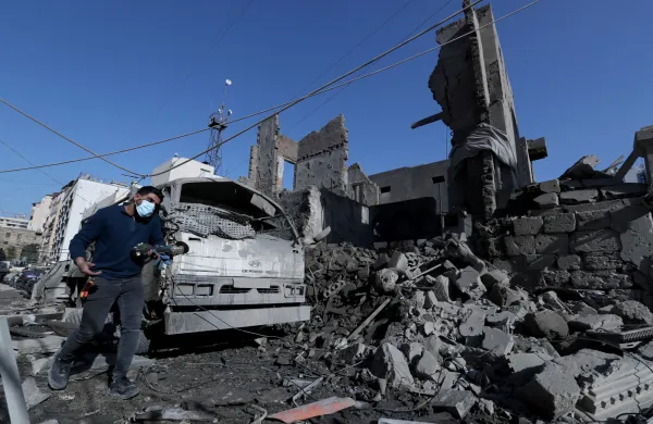 Uničenje po izraelskih zračnih napadih na Bejrut, prestolnico Libanona.