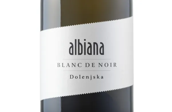 albiana penina žametna črnina