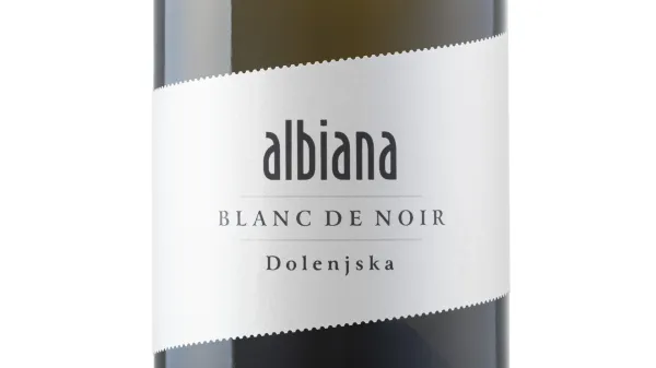 albiana penina žametna črnina