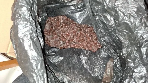 Zasegli čokoladne bonbone z dodatkom THC