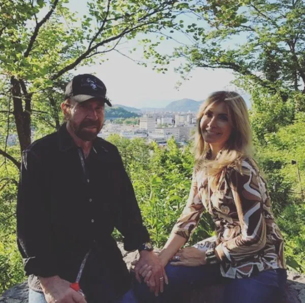 Onostranstvo ni pripravljeno na prihod Chucka Norrisa