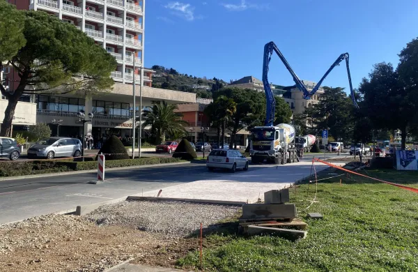 Portorož: Prvo gradbi&scaron;če naj bi se poslovilo &scaron;e pred veliko nočjo