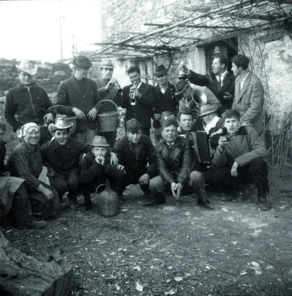 Pustovanje v Kubedu, 1963