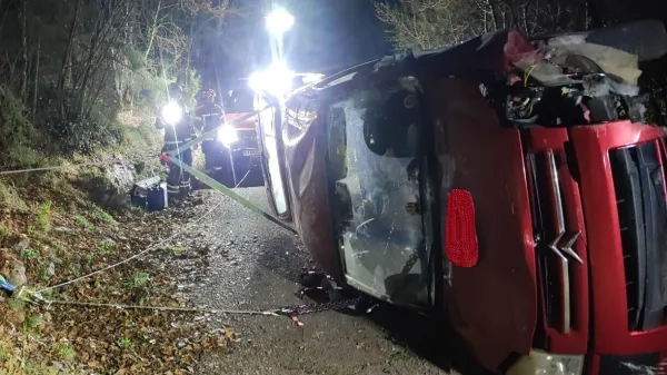 Po trku v drevo ga je premetavalo &scaron;e 25 metrov