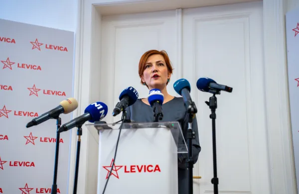 Sokoordinatorica Levice Asta Vrečko je v imenu stranke dala izjavo za medije glede prestopa poslanca Mateja Ta&scaron;nerja Vatovca v SD.
