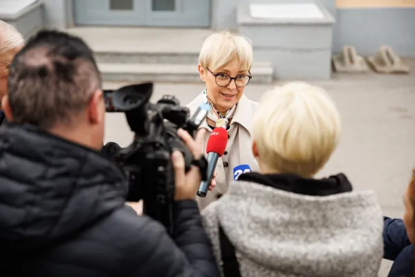 Radomlje, Kulturni dom.Volitve v drzavni zbor 2026.Izjava za medije predsednice republike Natase Pirc Musar ob oddaji glasu.