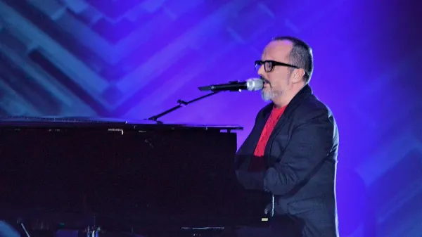 Nad Tonyja Cetinskega se zgrinjajo črni oblaki: sodi&scaron;če, odpoved koncerta in žvižgi v Ljubljani