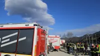 Zirovnica.Gasilci iz drugih obcin so prisli pomagati obcanom Zirovnice pri sanaciji posledic orkanskega vetra.