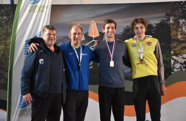 Državno prvenstvo trail Divača najbolj&scaron;i Du&scaron;an Papež, Marko Tratnik, Tadej Serdin&scaron;ek in Tine Žižmond