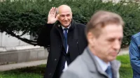 Ljubljana, predsedniska palaca.Neformalni pogovori predsednice republike Natase Pirc Musar s predsednico in predsedniki strank, ki so se po neuradnih izidih parlamentarnih volitev uvrstile v DZ.Prihod predsednika SDS Janeza Janse.