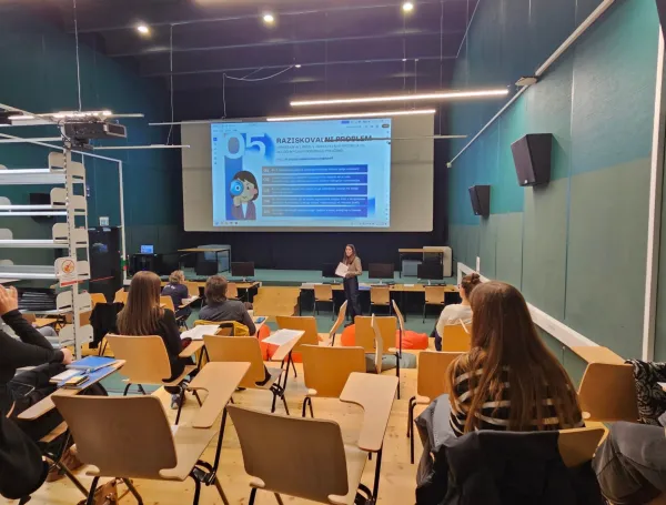 Druga dolga noč v UP univerzitetni knjižnici