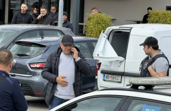 Nekaj minut pred 13. uro sta domnevno dva tatova na Mercatorjevem parkiri&scaron;ču v koprski &Scaron;alari sku&scaron;ala ukrasti denar iz avta varnostne službe. 