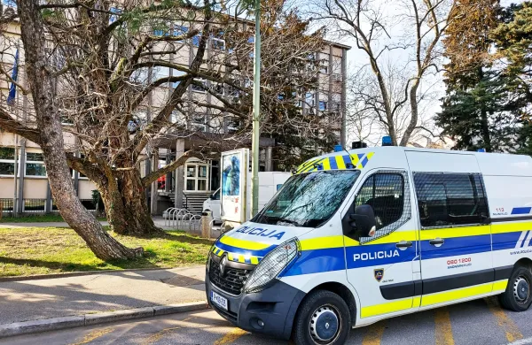 Nasilnež znanca izsiljeval za nami&scaron;ljeni dolg