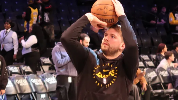 ZDA, New York.Slovenski kosarkarski zvezdnik Luka Doncic v dresu Los Angeles Lakers.