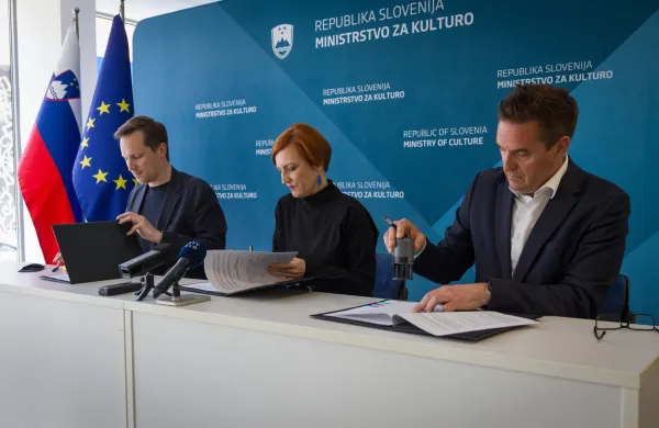 Sodobni ples na odru z jasno institucionalno oporo