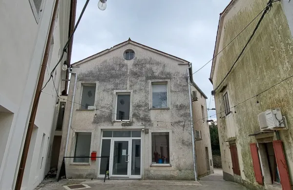 V Ajdov&scaron;čini snujejo sodoben večnamenski javni prostor