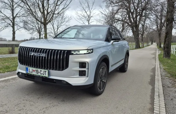 Jaecoo 7 je eden tistih Kitajcev, za katerim obrne&scaron; pogled in mu nameni&scaron; nekaj pozornosti. To potrjujejo tudi prodajne &scaron;tevilke zadnjih mesecev.