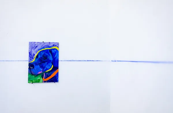 Razstava Nine Slejko Blom Modra rdeča nit (Bila sem pes) je na ogled od 3. do 24. aprila.