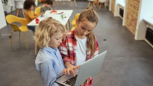 Otroci kot ustvarjalci, ne le uporabniki tehnologije