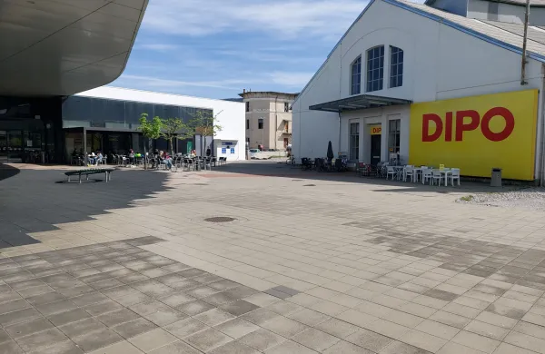 Po napadu na dekleti Italijan končal za zapahi