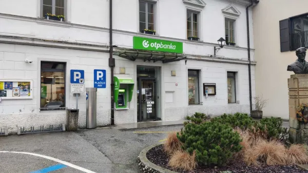 &ldquo;Dokapitalizirali smo banke, one pa zapirajo poslovalnice.&rdquo;
