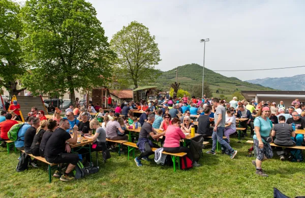 Gostili pohodnike in kolesarje