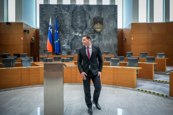 Novi predsednik državnega zbora Zoran Stevanović je znova zatrdil, da v vlado Janeza Jan&scaron;e ne gre.