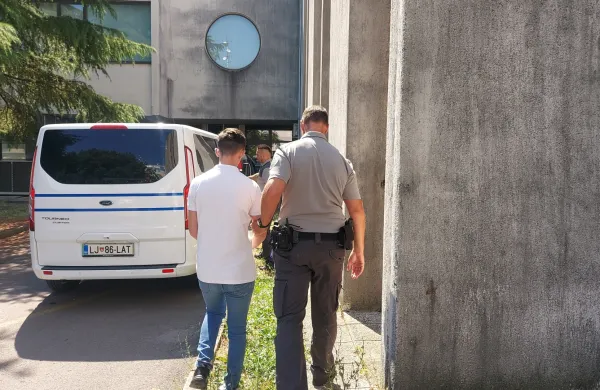 Po Izoli otipaval dekleta, za re&scaron;etkami bo dve leti in sedem mesecev