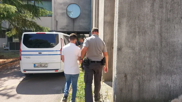 Po Izoli otipaval dekleta, za re&scaron;etkami bo dve leti in sedem mesecev