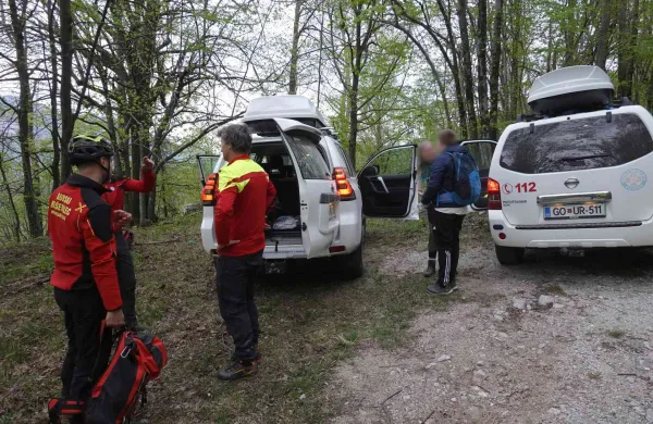 Iskal je mamo in za&scaron;el