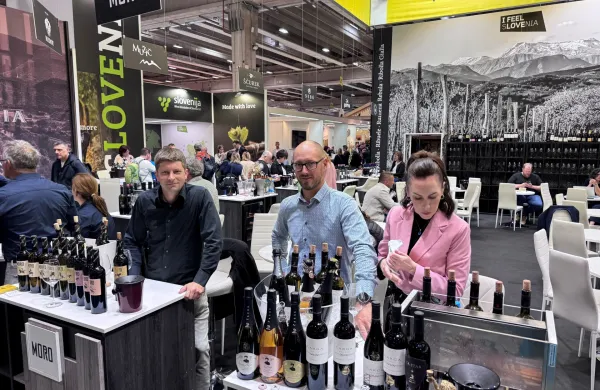 Prek 100.000 ljudi je po Venetu krožilo zaradi vina