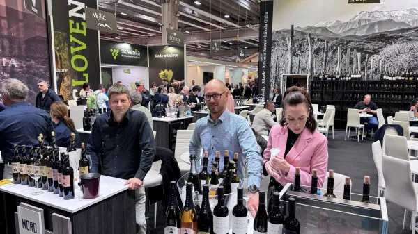 Prek 100.000 ljudi je po Venetu krožilo zaradi vina