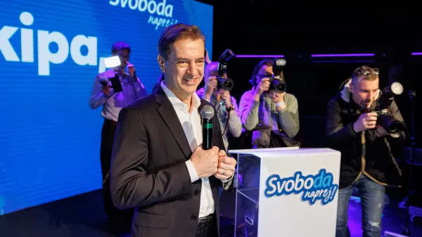 Ljubljana, Cvetlicarna.Volitve v drzavni zbor 2026.Stranka Gibanje Svoboda v pricakovanju rezultatov volitev v Cvetlicarni.Predsednik Gibanja Svoboda Robert Golob ob razglasitvi zmage na volitvah.