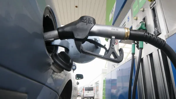 Ljubljana, OMV. Gorivo, bencinska črpalka, naftni derivati. Foto: Tamino Petelinsek/STAbencin dizel tankanje goriva