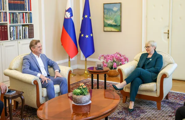 Pogovor predsednice republike Nata&scaron;e Pirc Musar z Robertom Golobom in poslansko skupino Gibanja Svoboda