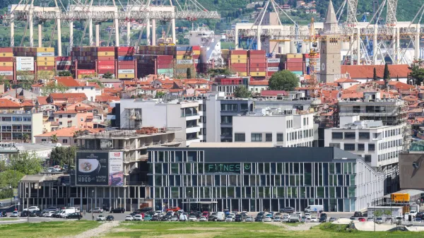 Koper, 17.04.2024Grafist, Gradnja, gradbi&scaron;ce poslovni objekt Solis