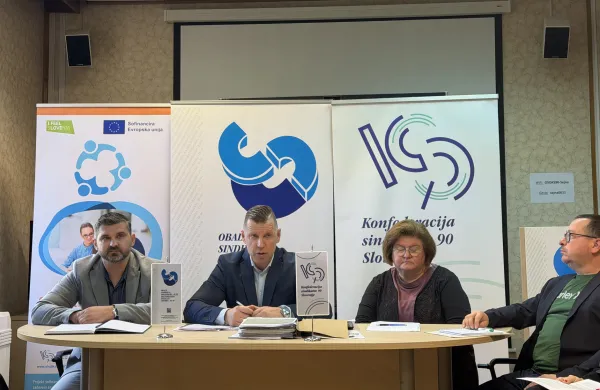 V Konfederaciji sindikatov 90 Slovenije (KS 90) zahtevajo umik interventnega zakona, ki ga predlaga t.i. tretji blok, sicer so pripravljeni tudi na množično stavko.