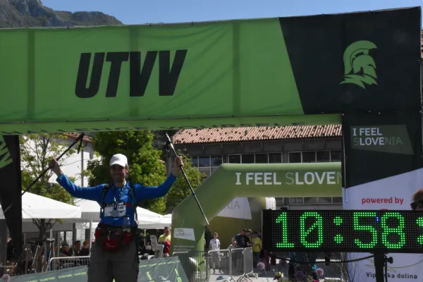 Ultra trail Vipavska dolina cilj Ajdov&scaron;čina zadnji Madžar Gabor Vari skoraj 40 ur.